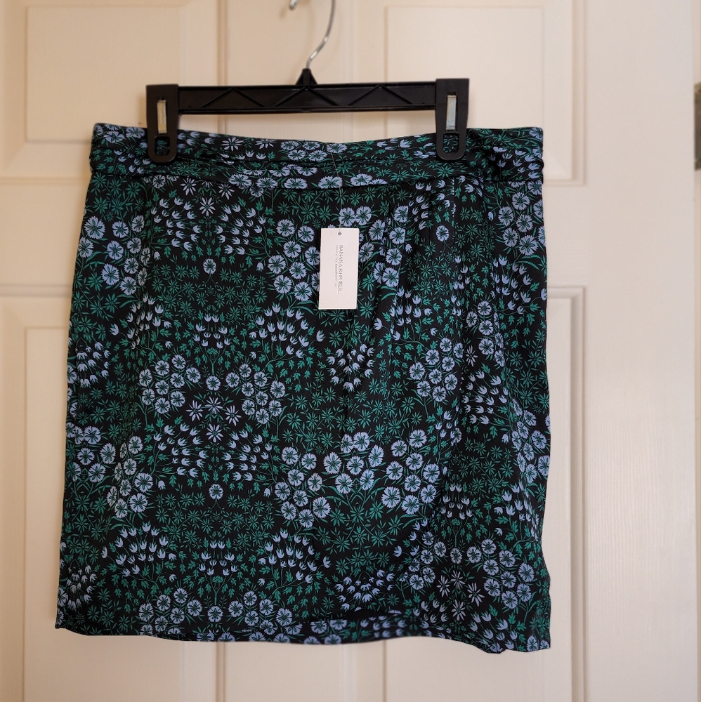 Banana republic dark floral skirt